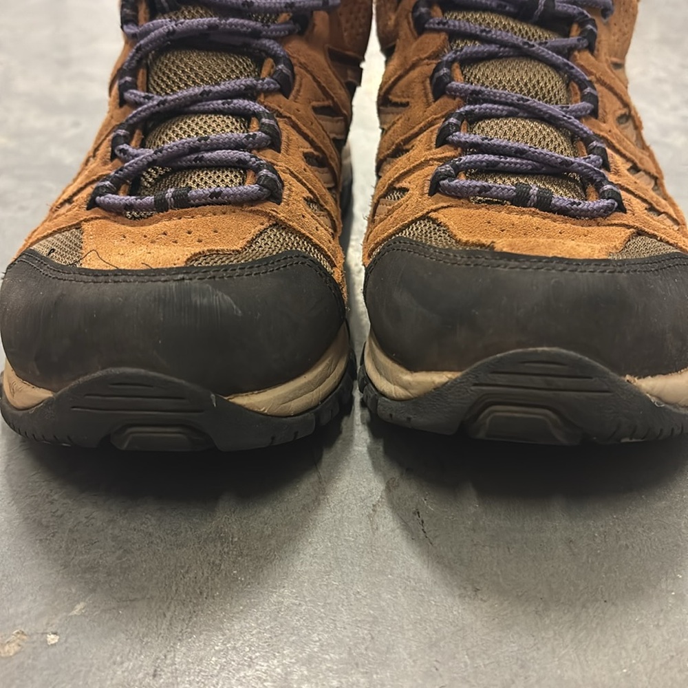 Columbia Women's Crestwood Mid Waterproof Hiking Shoe - Picture 12 of 13